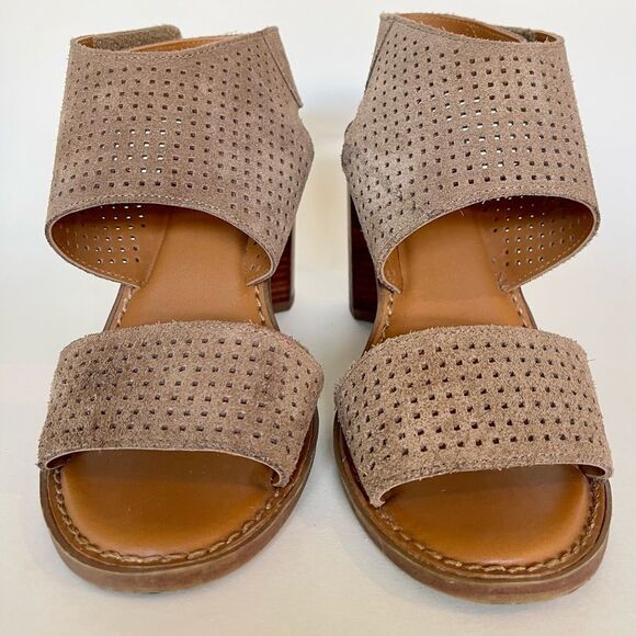 Franco Sarto Delores leather stacked heel Sandal in Taupe size 7.5 - Picture 3 of 5